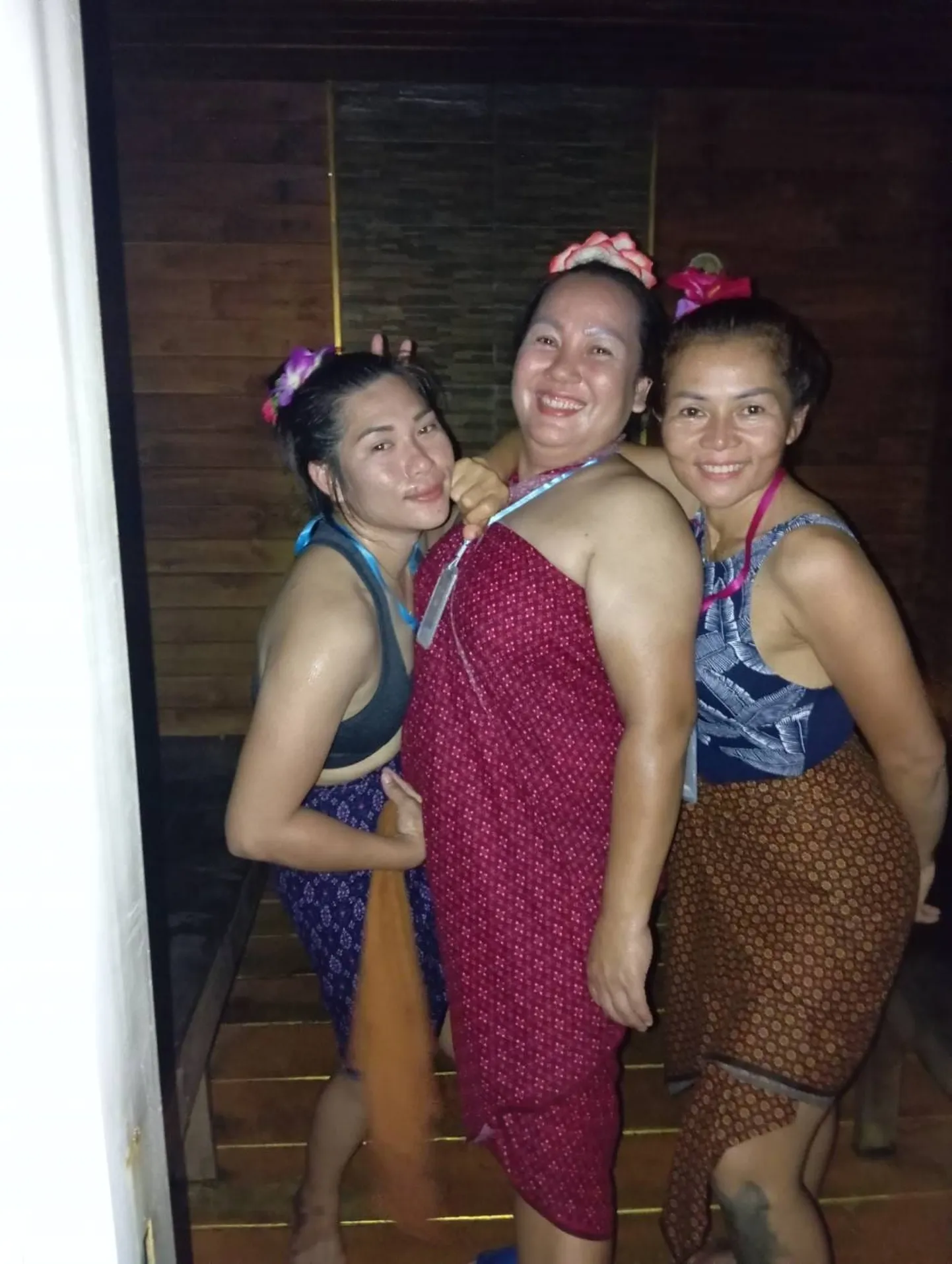 Tai naised saunas.