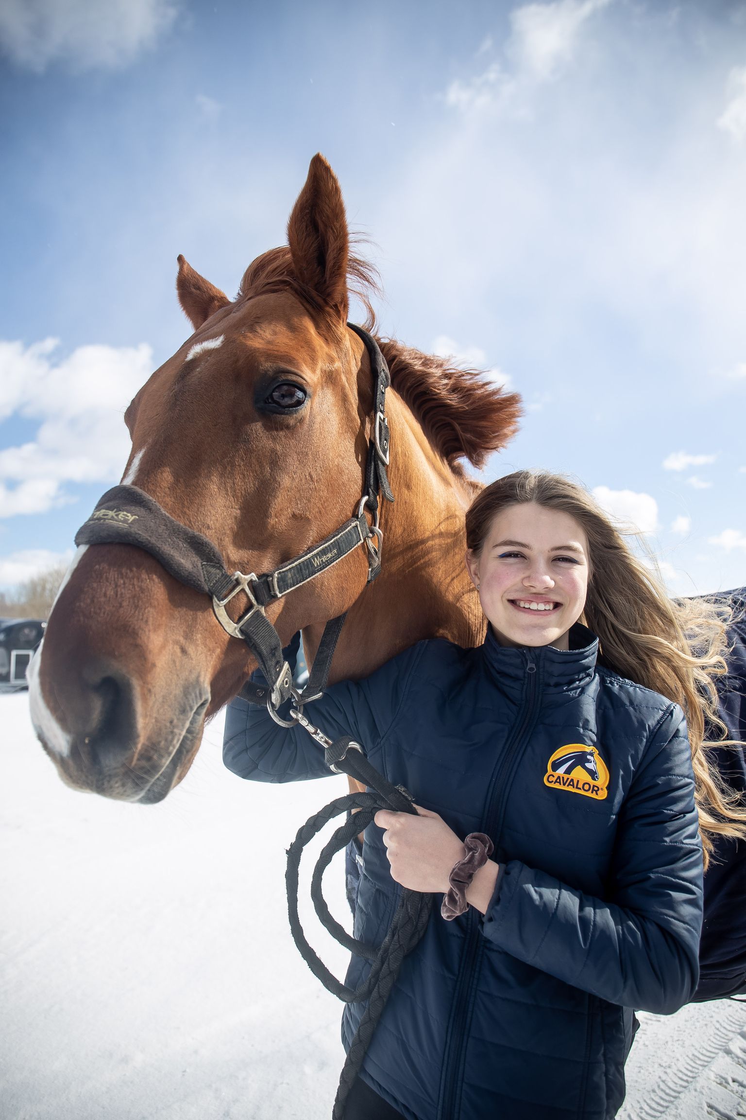 Noor ratsasportlane Mia-Marleen Lanno ja tema hobune Brennet.