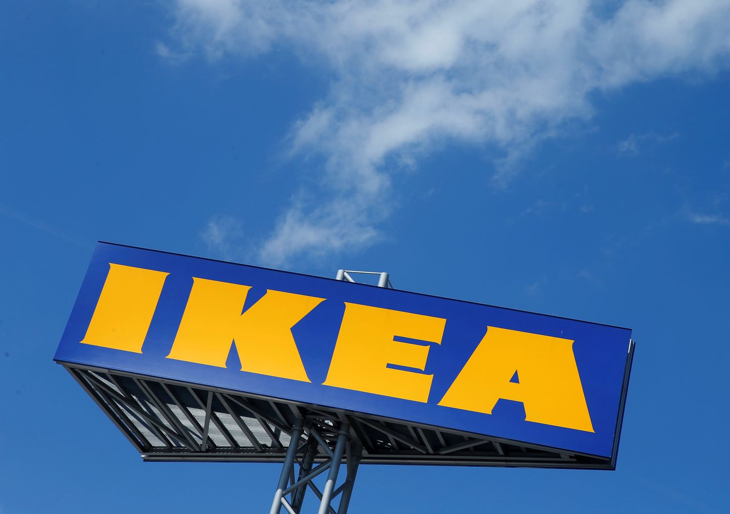 Вывеска IKEA