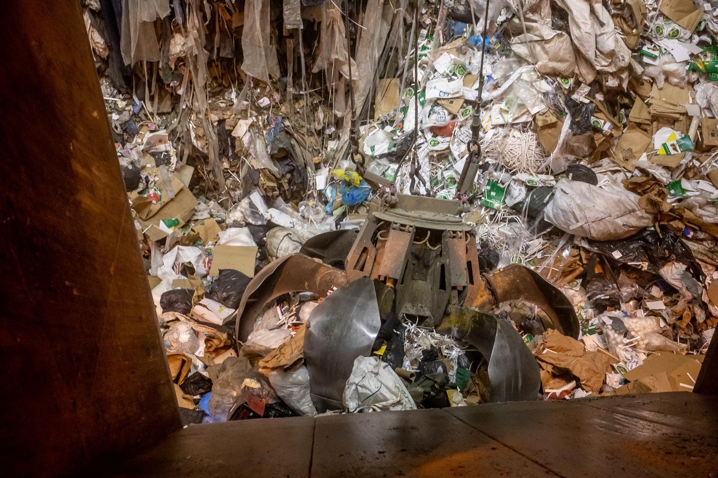 Riigikontrolli andmetel on Irus hiljuti põletatud 68 000 tonni sisseveetud jäätmeid aastas.
