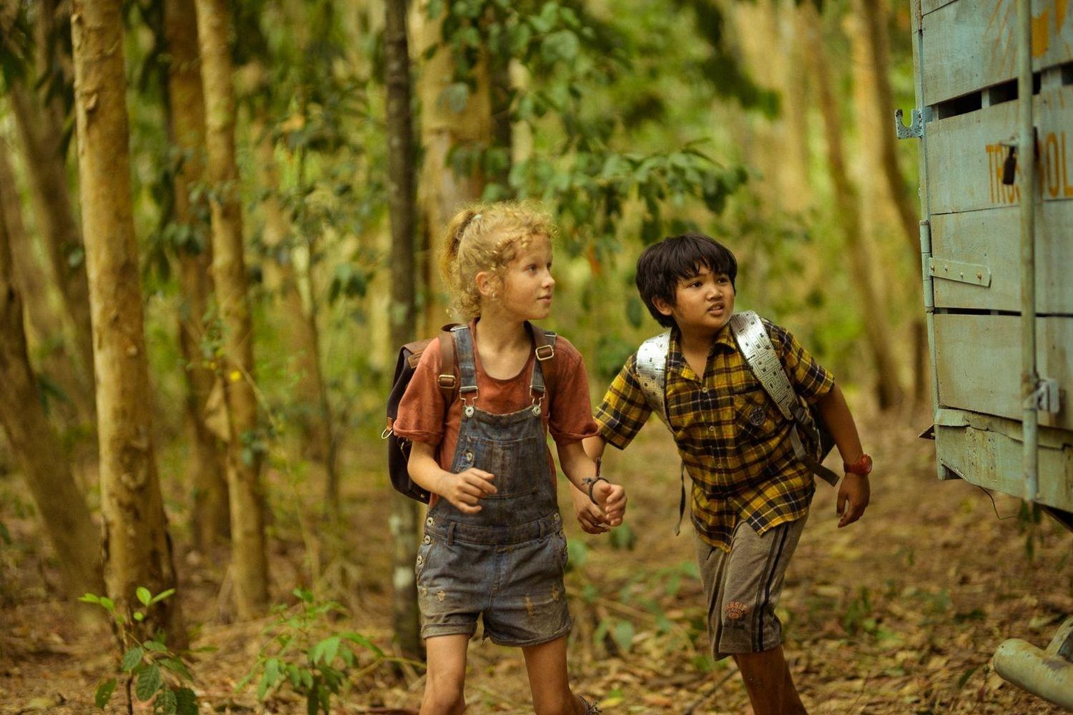 «Jõulud džunglis», Paula ja Akhim ehk Rebeka Šuksta ja Brydden Fablo Escobar saavad laps- näitlejatena hiilgavalt hakkama.