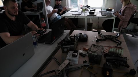 Krievija vakar brīdinājusi vēstniecības Kijivā evakuēties un uzbrukusi Ukrainai ar 102 droniem