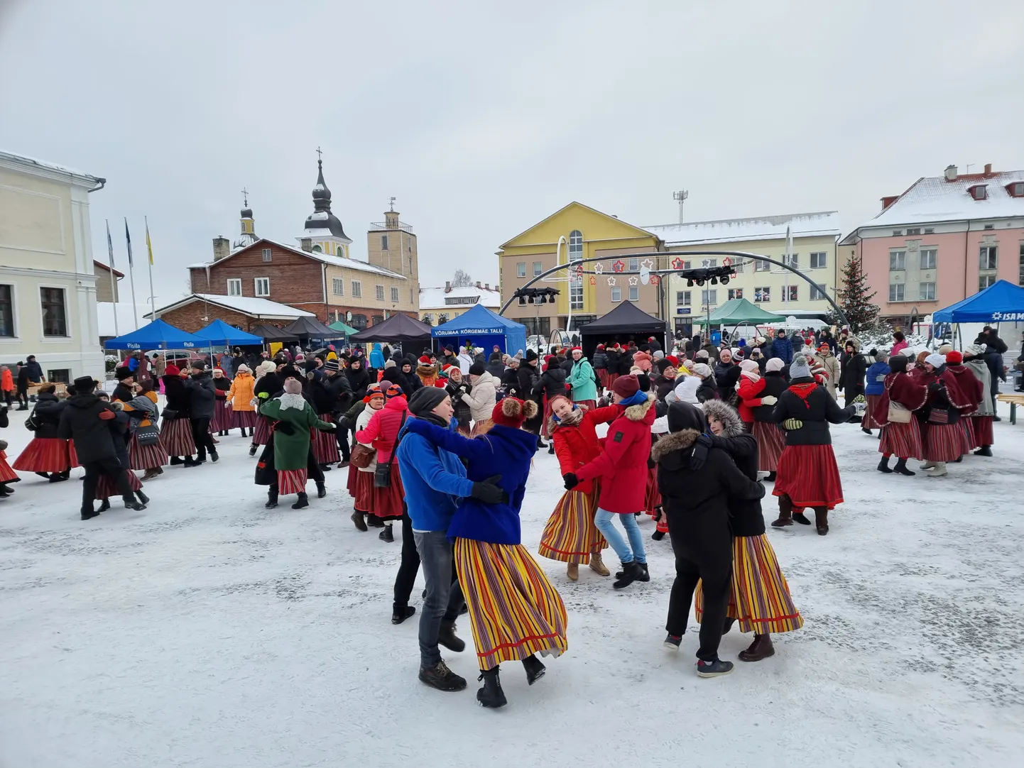 Talvefestival Võru keskväljakul.