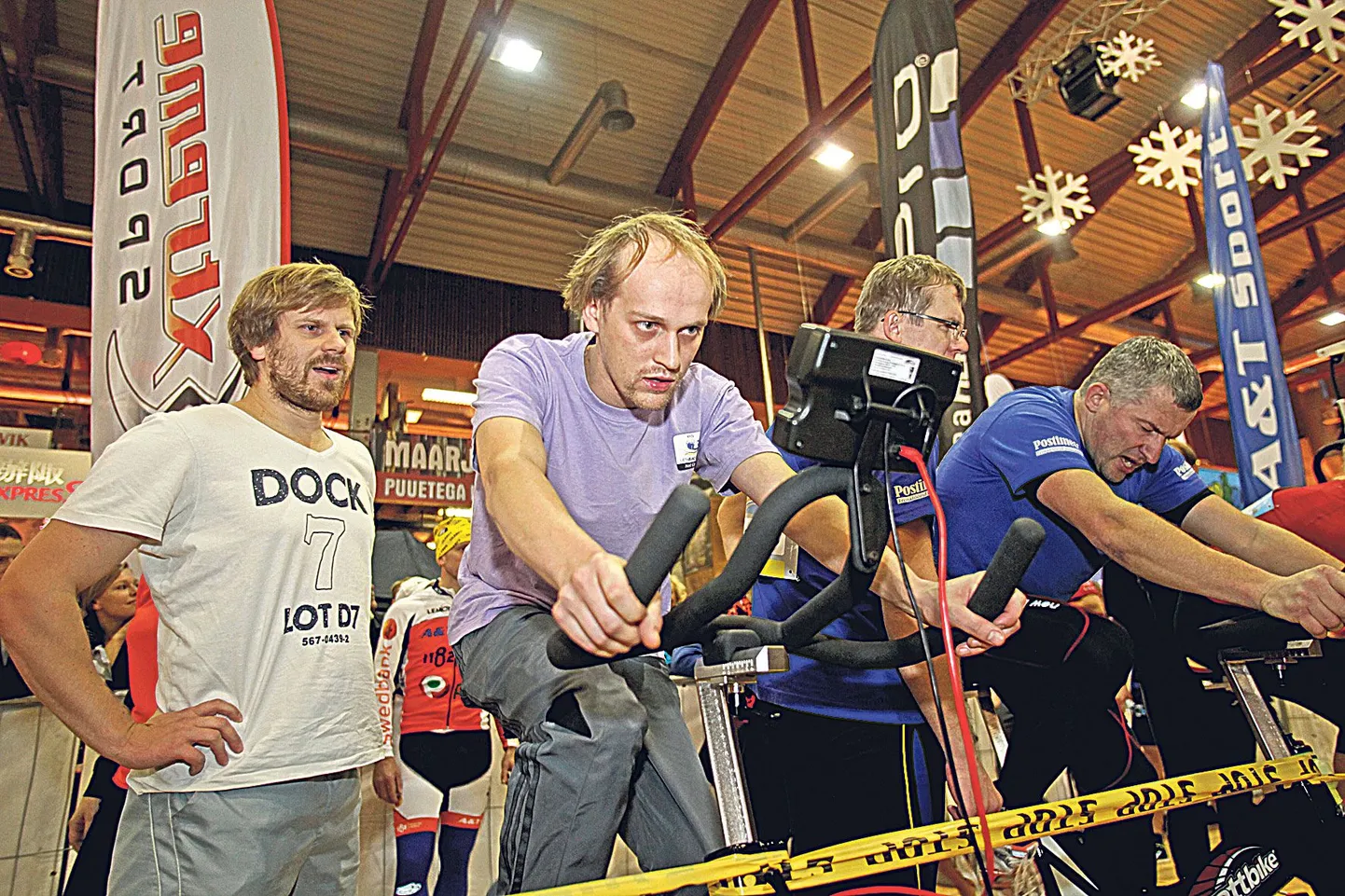 Kõige rohkem pinget pakkus kinnikaetud jääplatsil mitmevõistlus trenažööridel.