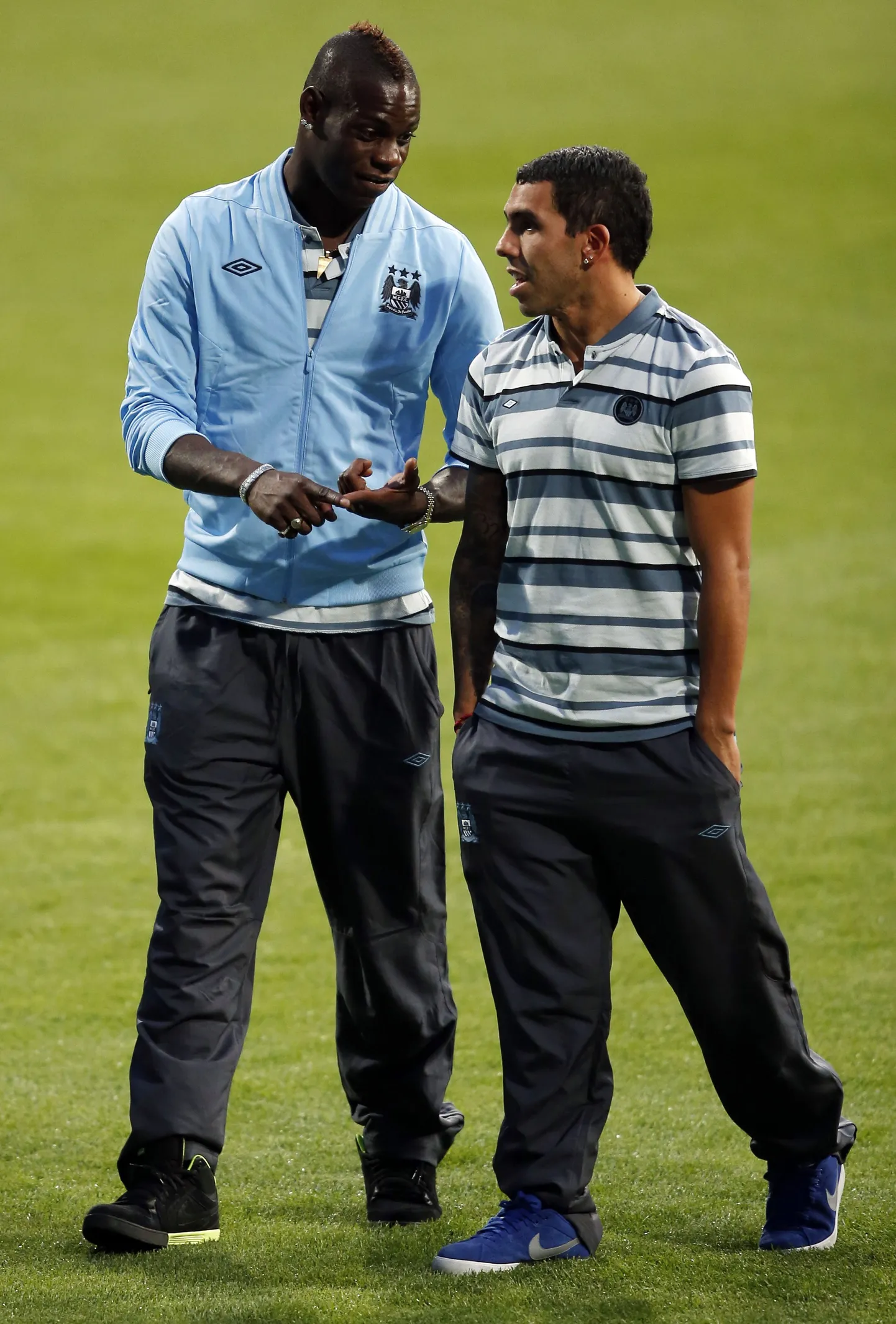Mario Balotelli ja Carlos Tevez.