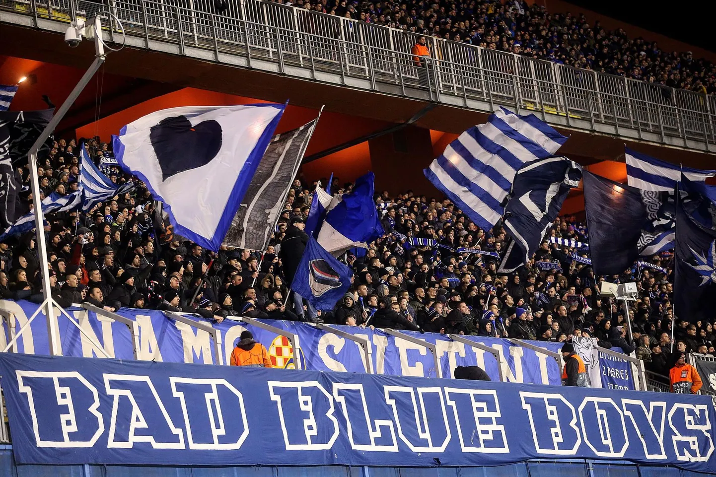 Dinamo fännigrupp Bad Blue Boys (BBB).