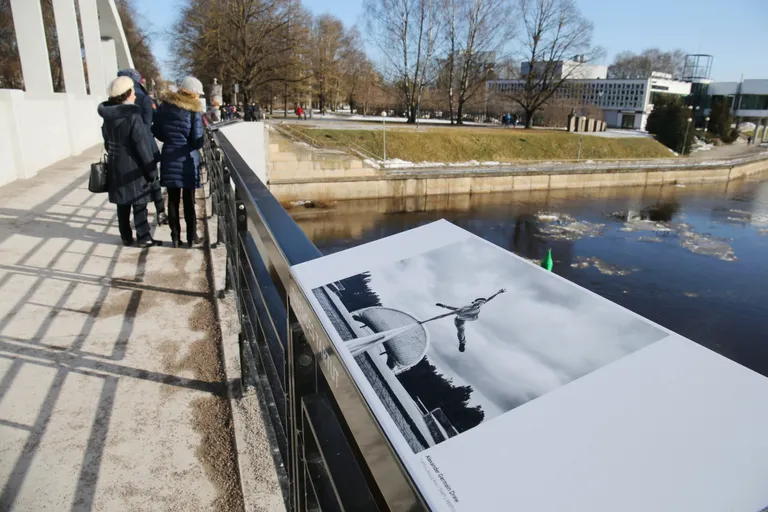 Foto näitusel.