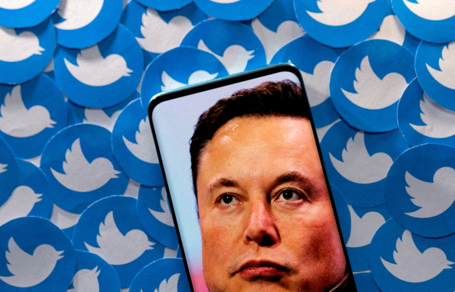 Twitter kaebas Elon Muski kohtusse, kuna miljardär taganes ettevõtte ülevõtmisest.