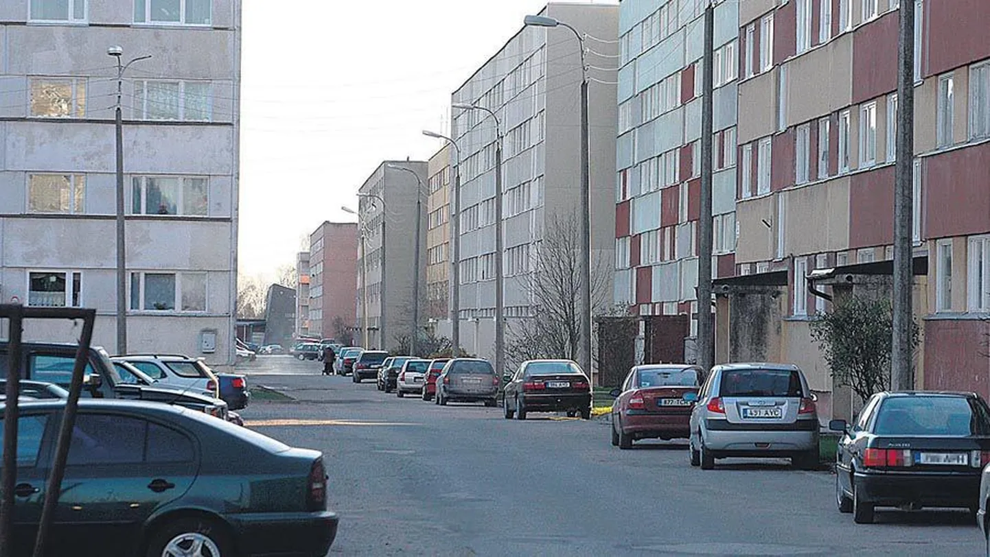 Kortermajades elades tuleb inimestel arvestada, et naabri makseraskused toovad mure ka nende inimeste koju, kes suudavad oma arveid tasuda. Kui maja võlg näiteks soojafirma ees paisub liiga suureks, siis jäävad soojata paratamatult kõik korterid.