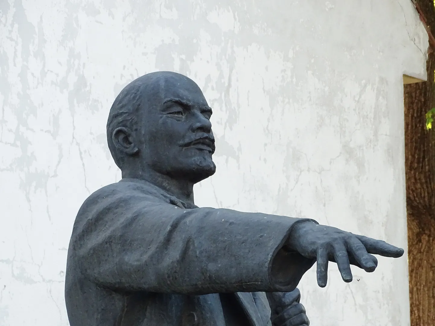 Lenini kuju Narvas.