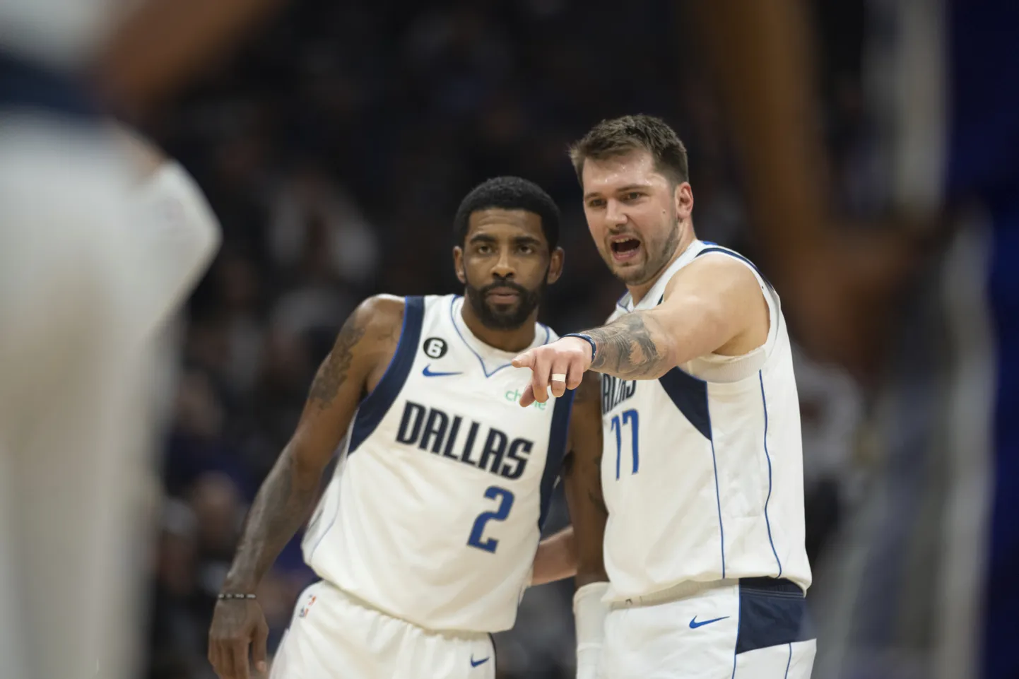 Kyrie Irving (vasakul) ja Luka Doncic mängisid esimest korda ühes võistkonnas.
