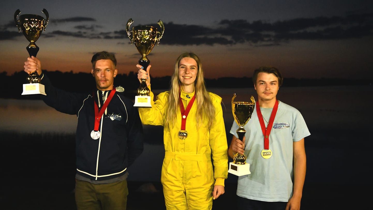 Euroopa veemoto meistriks GT-30 võistlusklassis tuli Kärol Soodla, hõbemedal läks Sami Reinikainenile (vasakul) ja pronks kuulus Arttu Saarile.