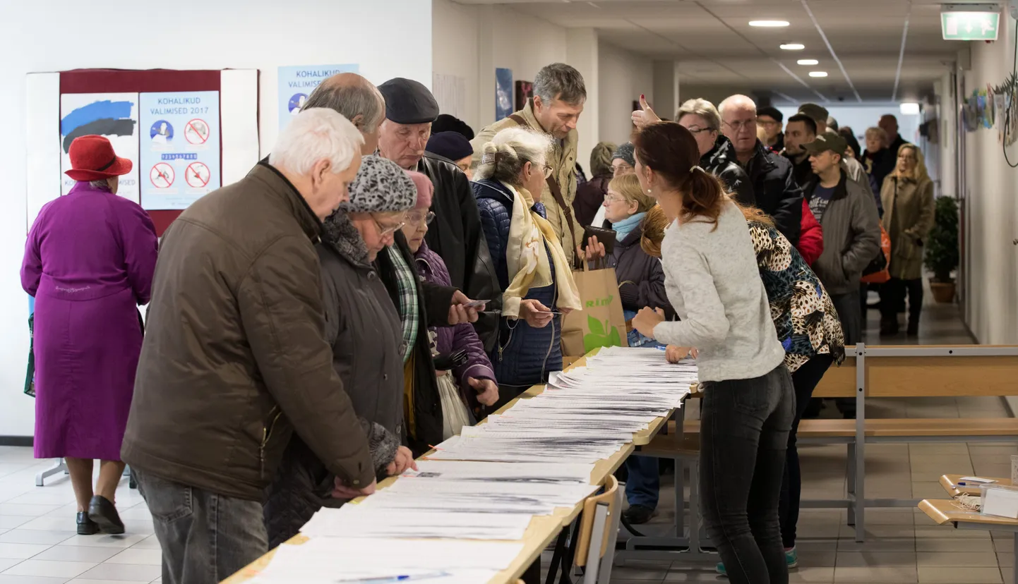 Kohalike omavalitsuse valimised Tallinna Lasnamäe gümnaasiumis.