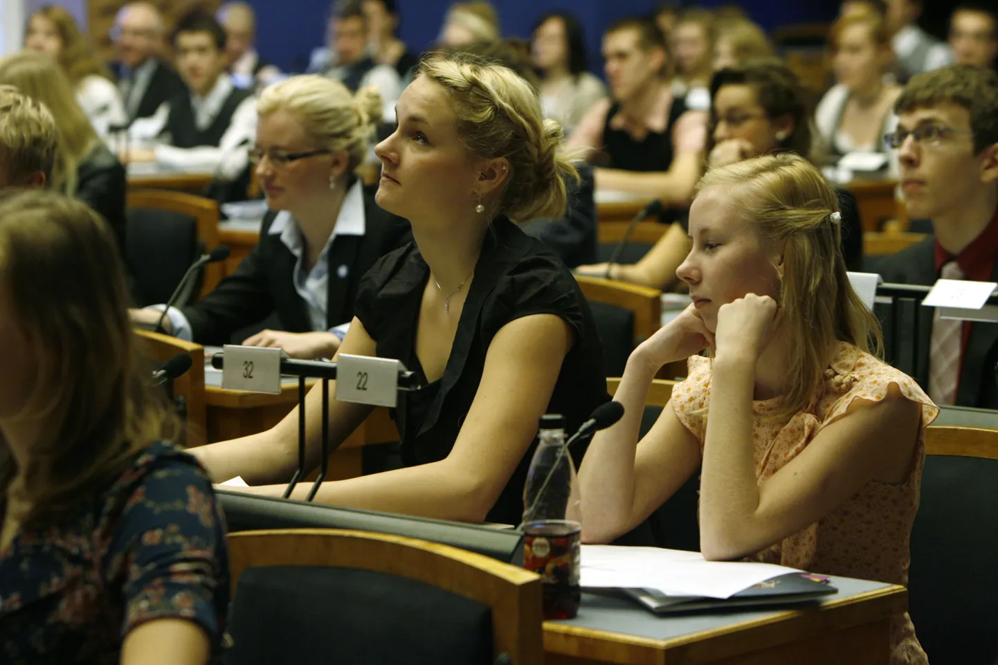 Школьники в парламенте Эстонии. Иллюстративное фото.