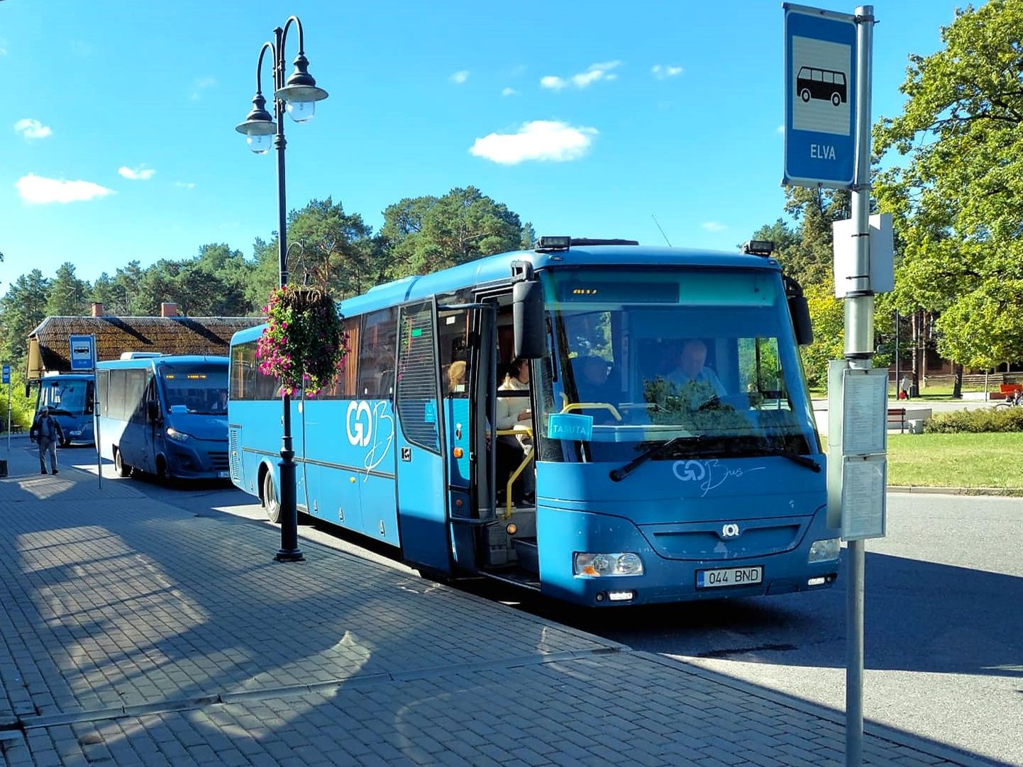 Buss Elva bussijaamas. Foto on illustreeriv.