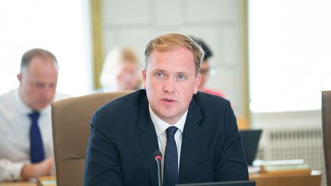 Posel med Tet in LMT poteka po načrtih, potrjuje Valainis