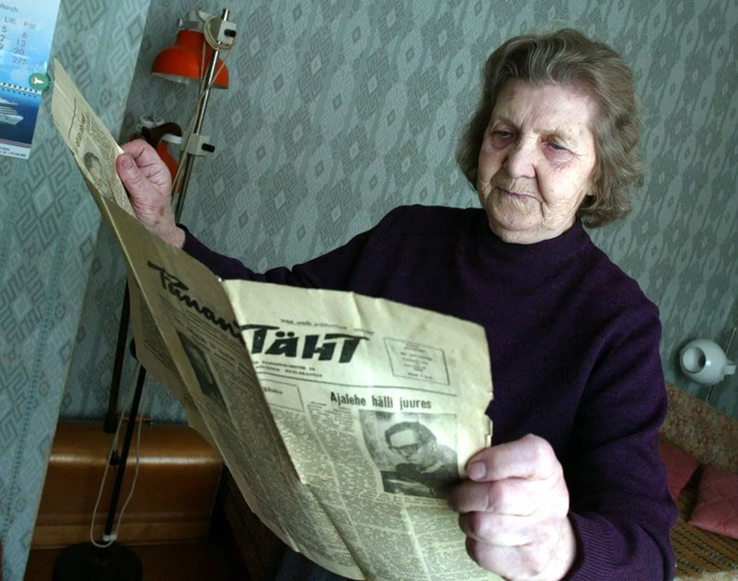 Linda Tammerand on alles hoidnud 1969. aastal Punase Tähe 25. sünnipäeva puhul ilmunud lehenumbri, mille tekstid ta ise masinal sisse ladus.