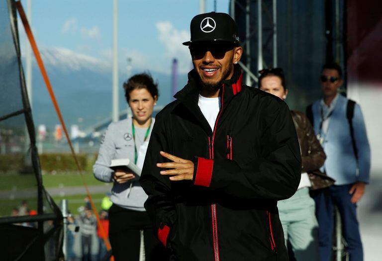 Red Bull katsetab Sotši etapil uudset tuuleklaasi, Lewis Hamiltonile ei meeldi selline lahendus aga sugugi. FOTOD: Scanpix