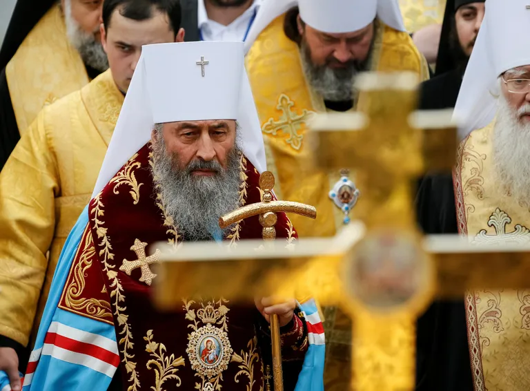 Distrust has also grown against the UOC-MP metropolitan leader Onufriy, who has chosen the path of silence for now, hoping that the contradictions will ease after the end of the war.