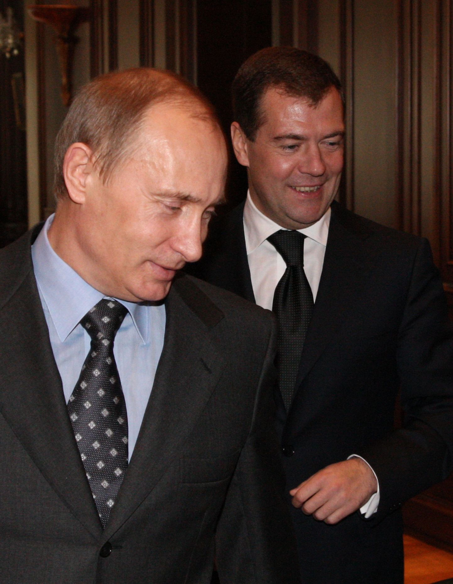 Venemaa peaminister Vladimir Putin (esiplaanil) ja president Dmitri Medvedev