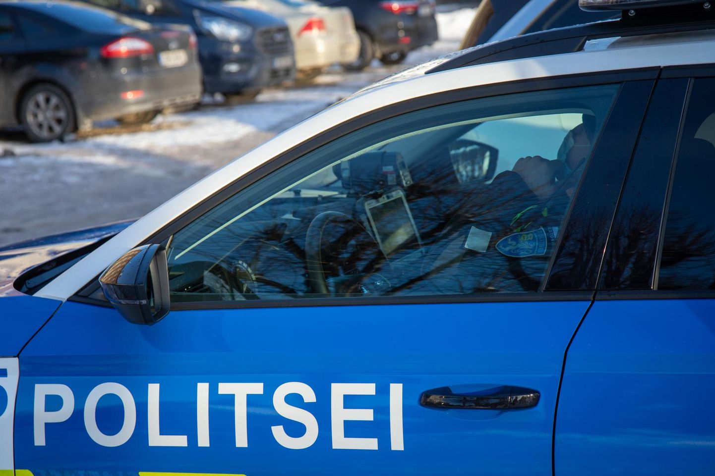 Pikk nädalavahetus möödus Viljandimaa politseinikele üsna töiselt: patrullid käisid nelja päeva jooksul 67 väljakutsel.