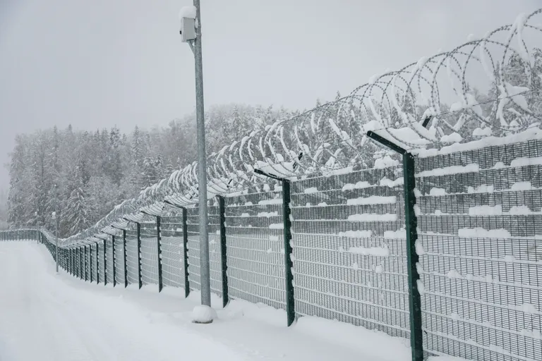 Эстонско-российская граница.