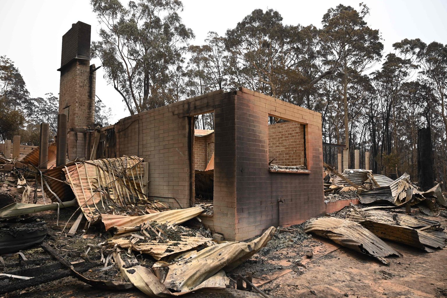 Uus-Lõuna-Walesis Batemans Bay linnas tules hävinud elumaja.