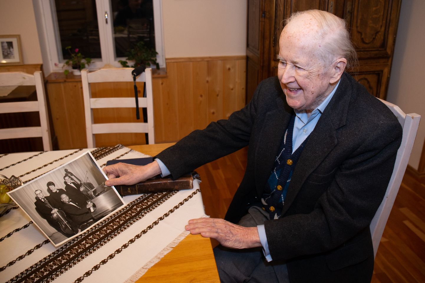 Jüri Täht meenutas aastaid Don Shirleyga ja näitas ka vanu fotosid.