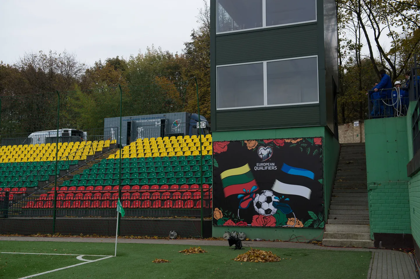 Eesti fännide sektor Vilniuse staadionil.
