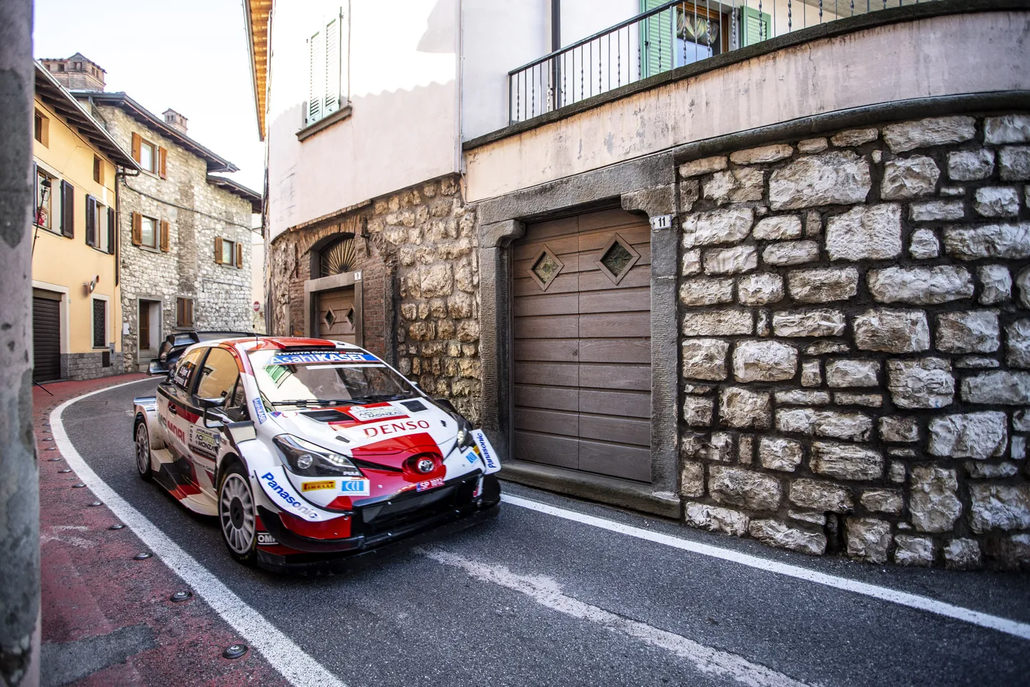 Vana Toyota Yaris WRC. Seda tänavu enam rallidel ei näe.