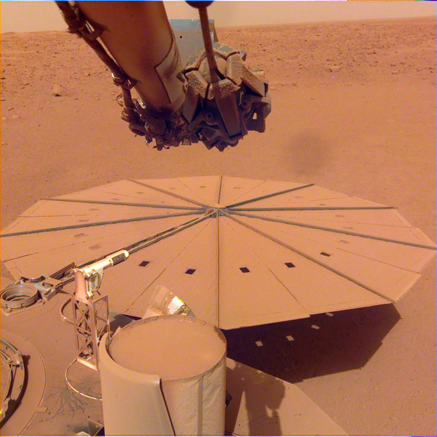 Marsa putekļiem klātā zonde "InSight"