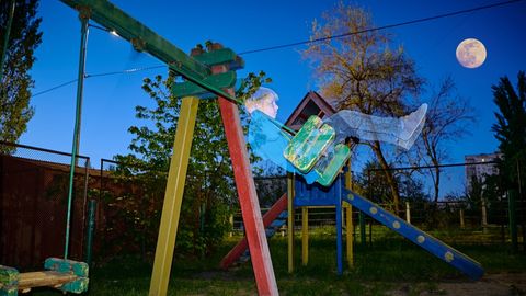 TERAPEUT ⟩ Pakkuge abi, kui näete last hilisõhtul üksinda õues või varahommikul noorukit pingil tukkumas