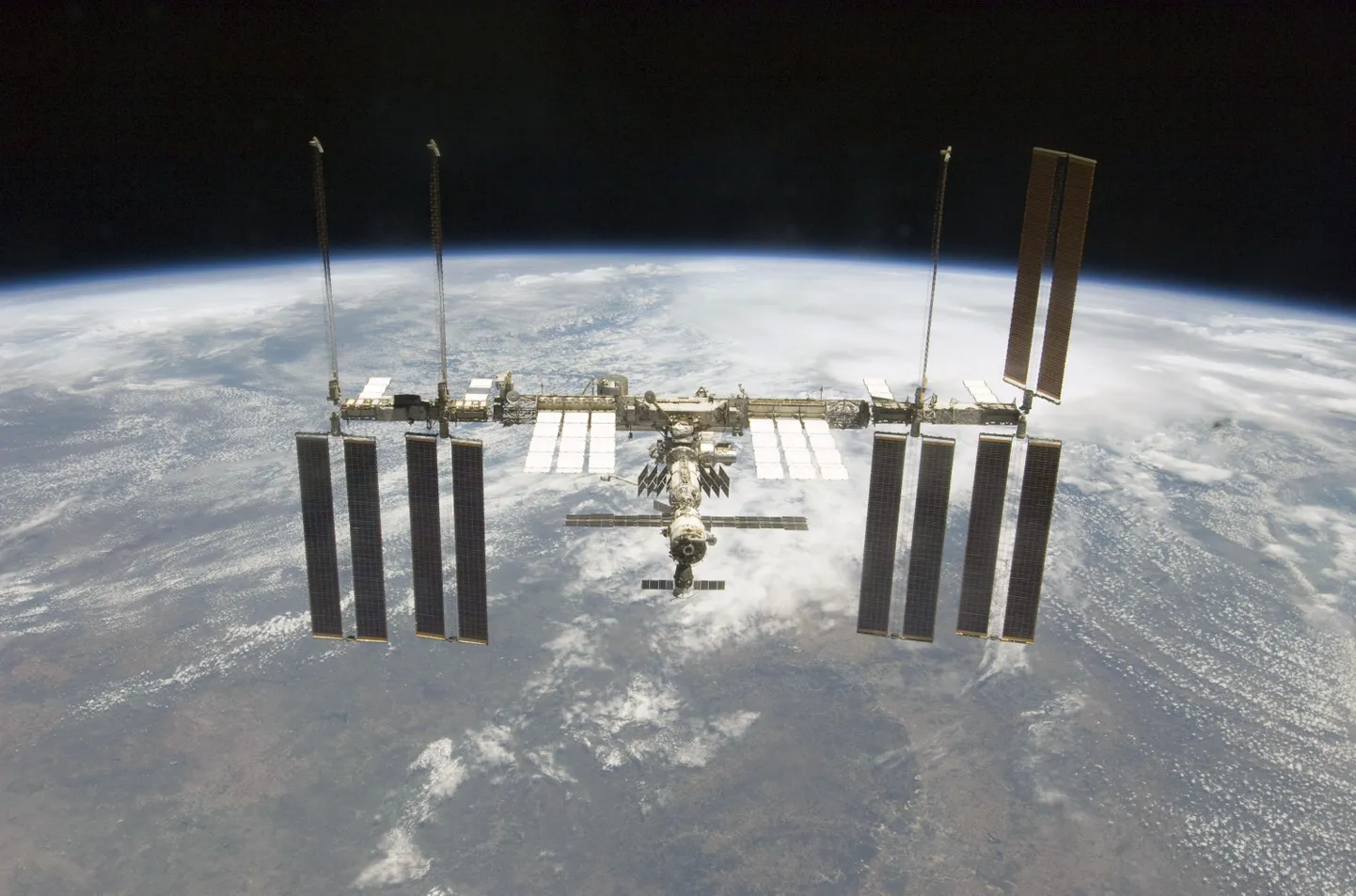 Rahvusvahelise Kosmosejaamaga (ISS).
