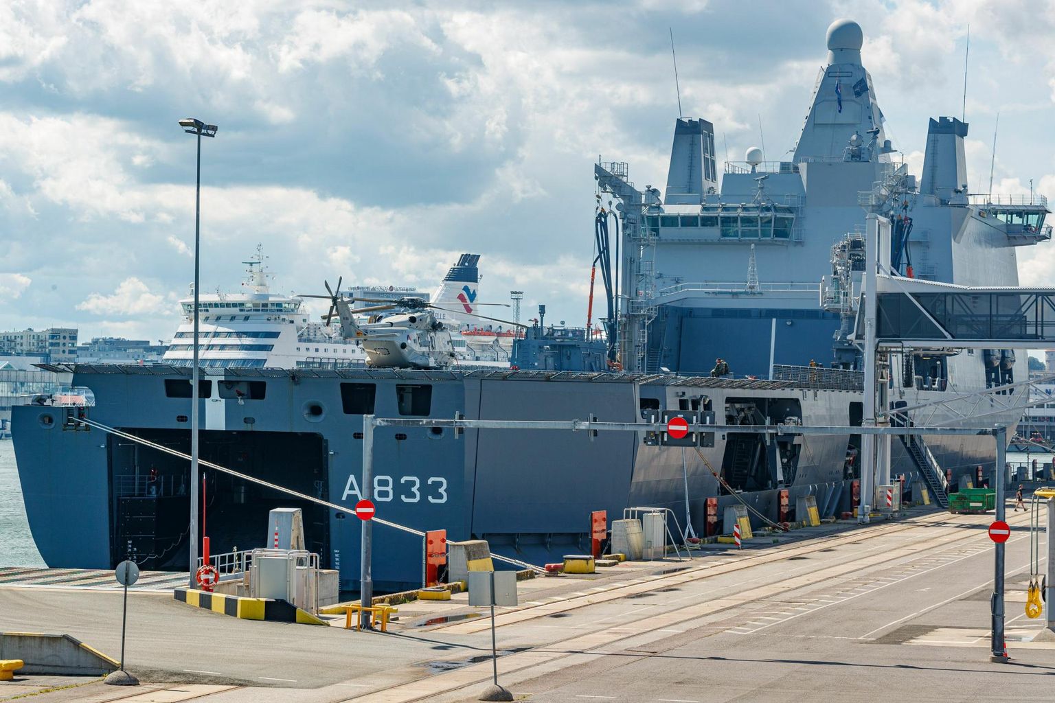Eestit külastavad NATO laevad.