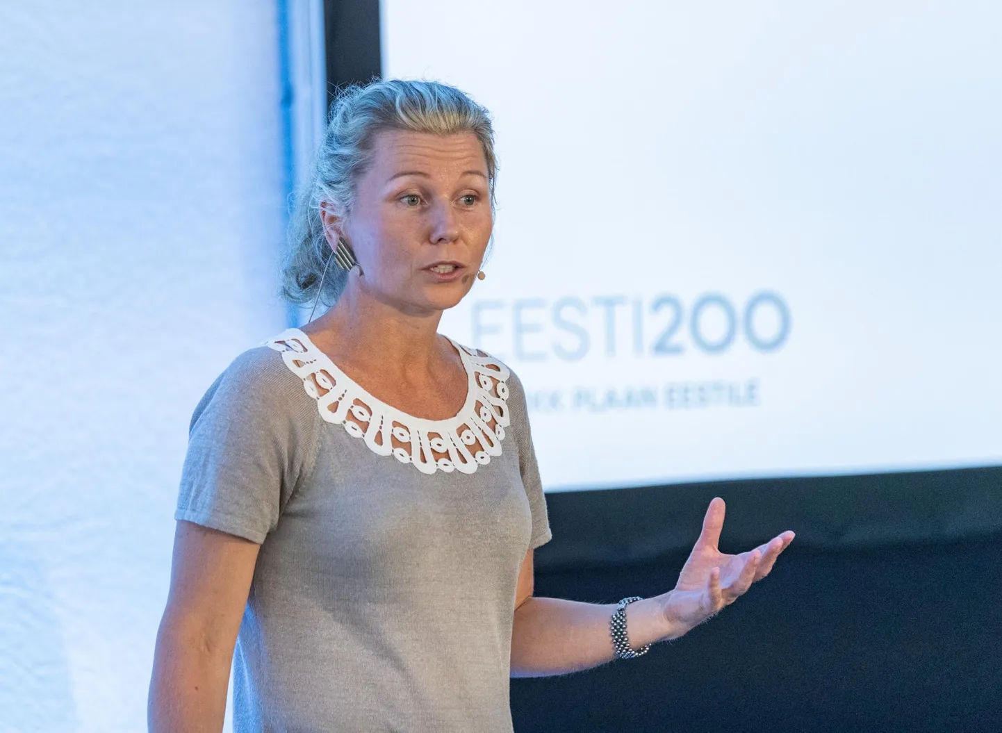 Eesti 200 ei lepi autovabaduse puiestee ärajätmisega, teatas Kristiina Tõnnisson volikogus.