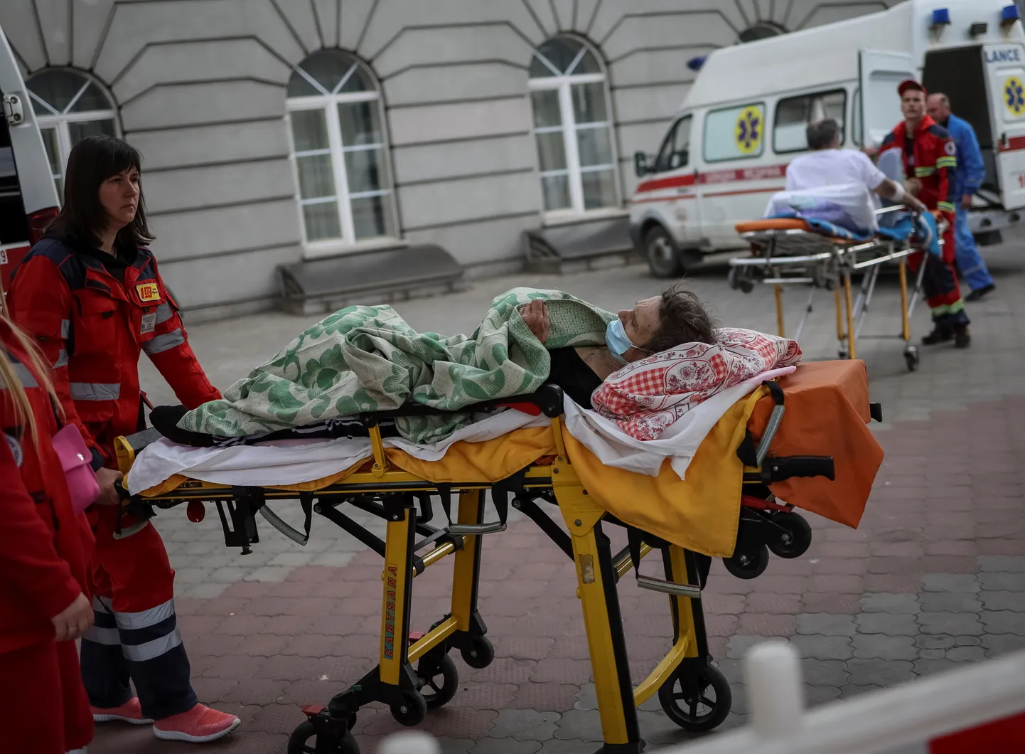 MSF abistamas Ukraina võime haigete evakueerimisel Vene rünnakute eest Dnipros.