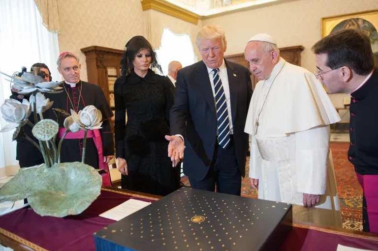 Donald Trump, paavst Franciscus ja Melania Trump