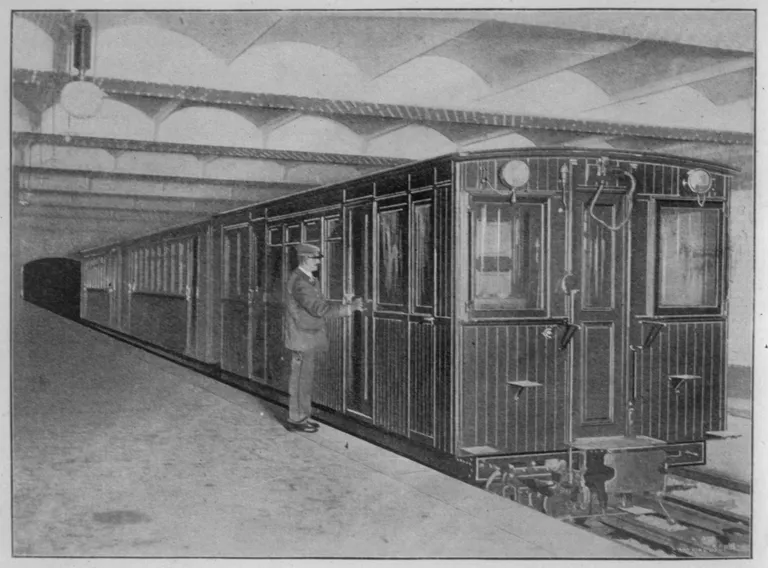 Metroorong Palais Royali jaamas Pariisis.