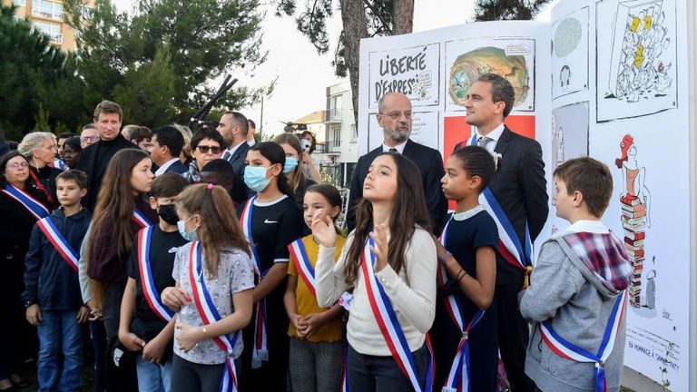 Книга-монумент свободе слова в память о зарезанном чеченцем французском учителе Самюэле Пати в пригороде Парижа