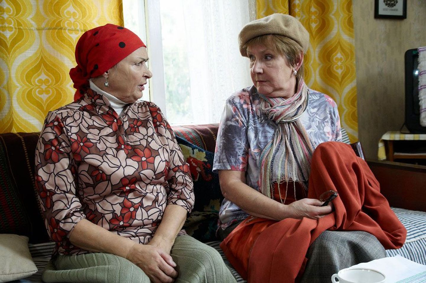 Legendaarsed Alma (Helgi Sallo) ja  Laine (Luule Komissarov) sarjast «Õnne 13».