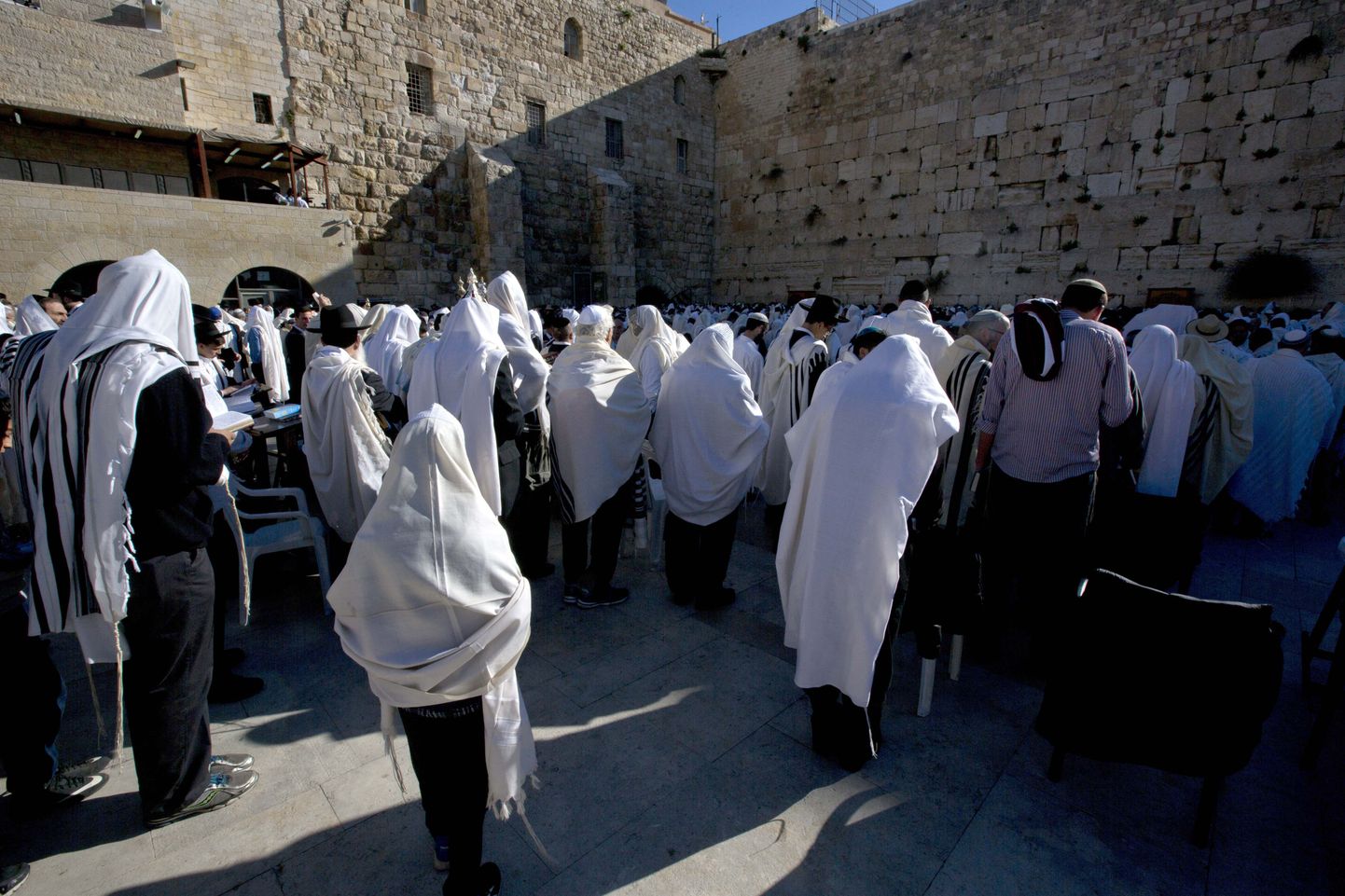 Usklikud Jeruusalemma läänemüüri ehk nutumüüri juures