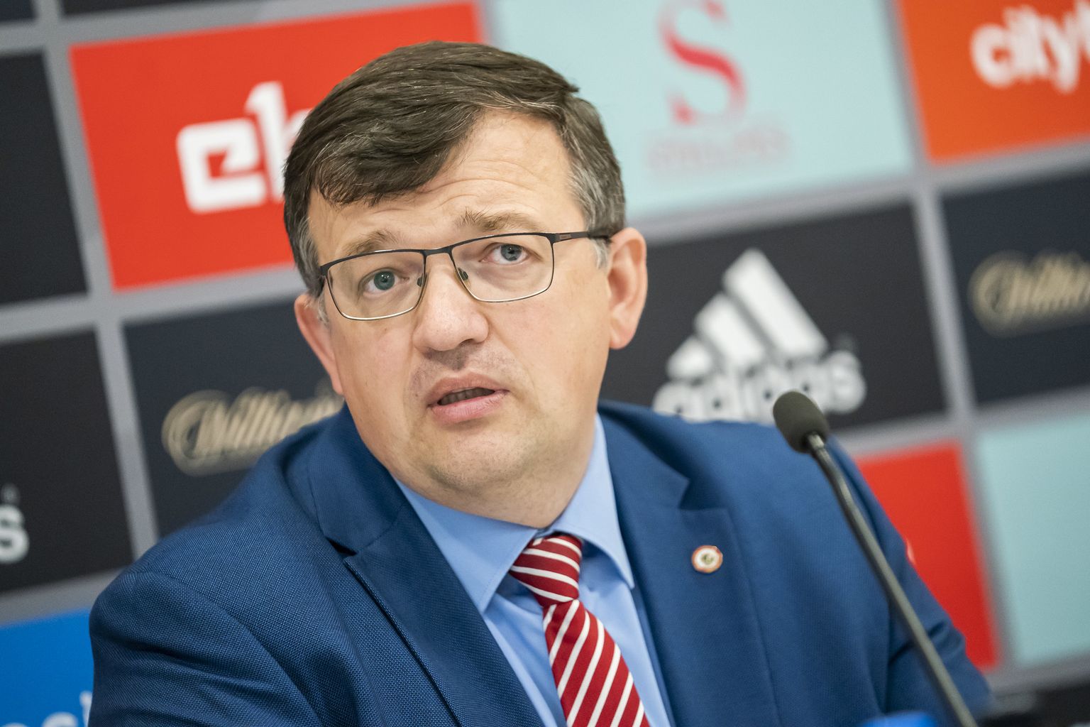 Дайнис Казакевич - главный тренер сборной Латвии по футболу