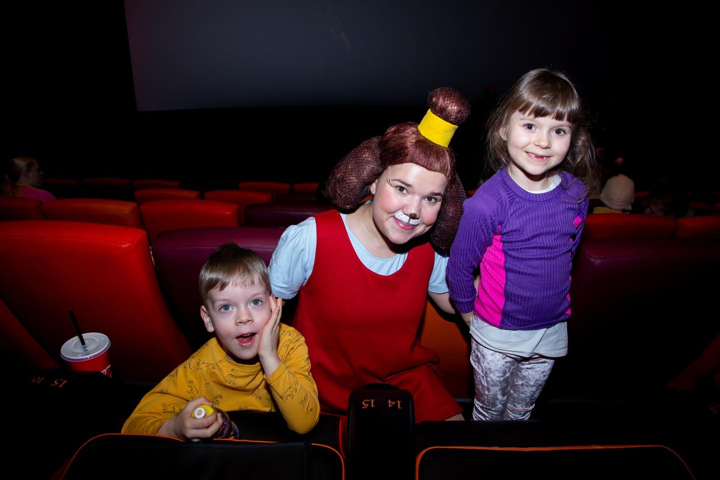 Nelja-aastane Simo ja viiene Geidi jäid uue Lotte filmiga rahule.