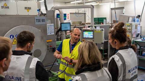 GALERII ⟩ Freudenberg Sealing Technologies võttis oma tehases vastu külalised