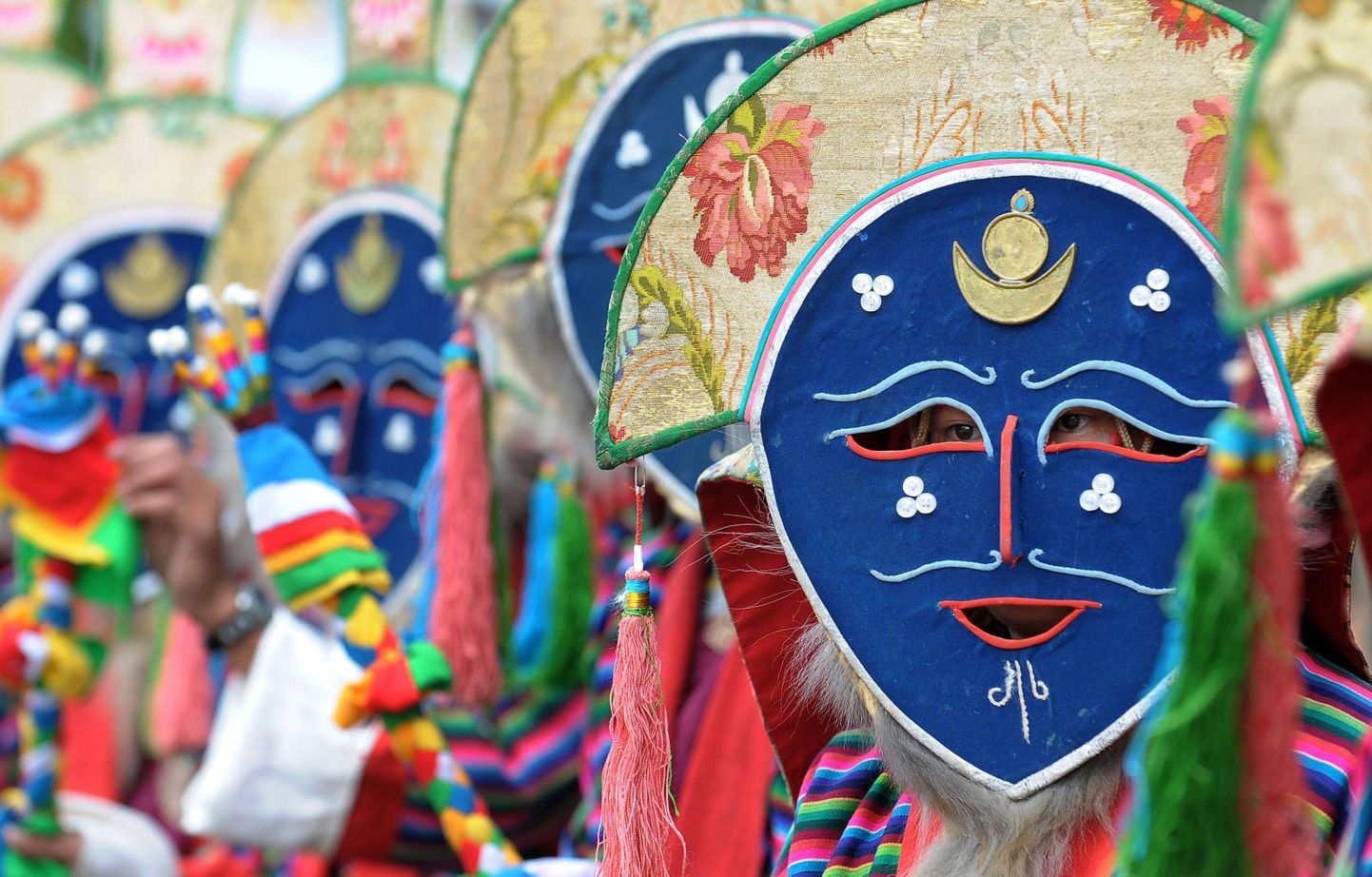 Маски и костюмы выходцев из Тибета, проживающих в Индии.