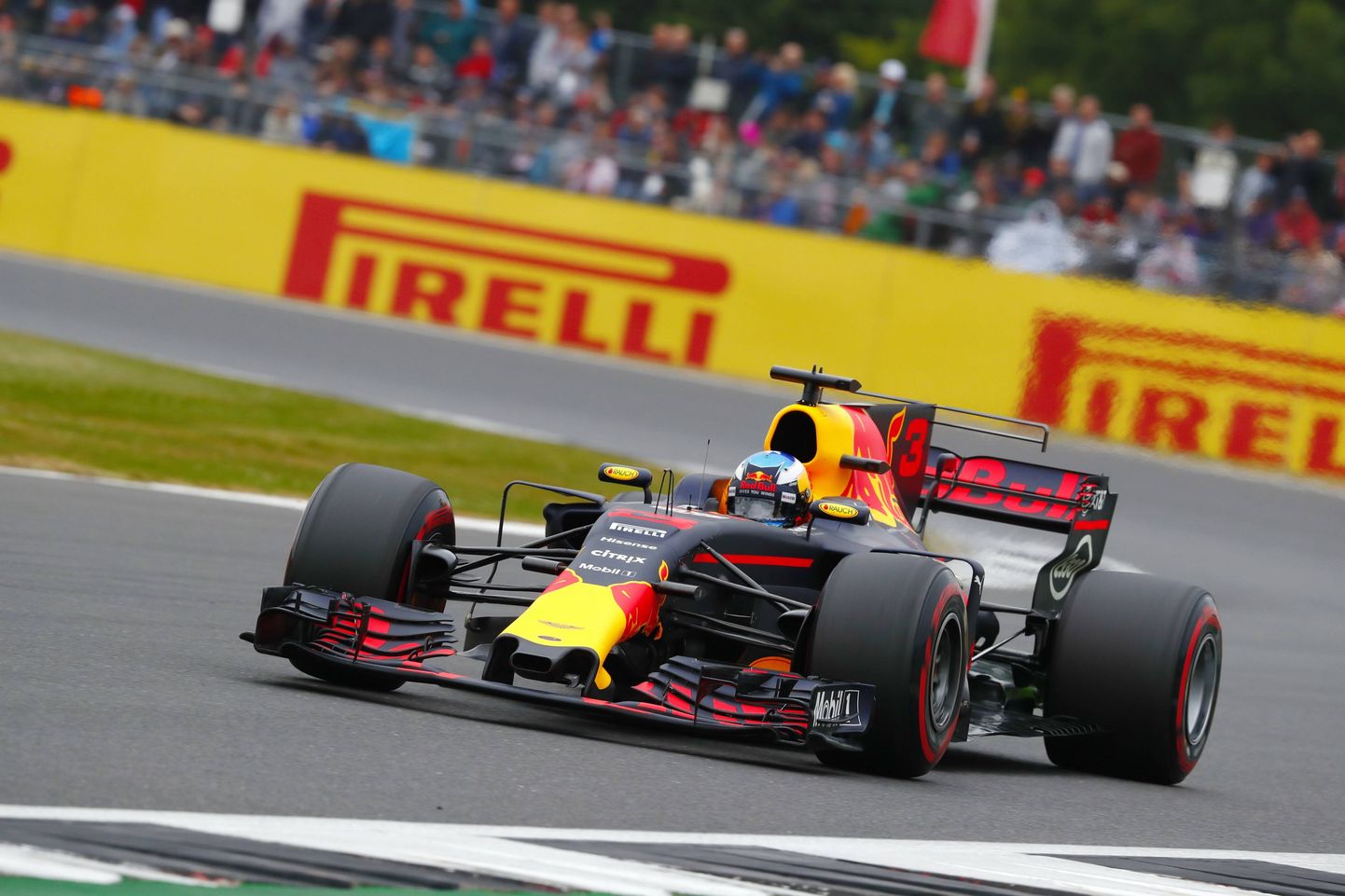 Daniel Ricciardo tegi 2017. aasta hooajal enim möödasõite.