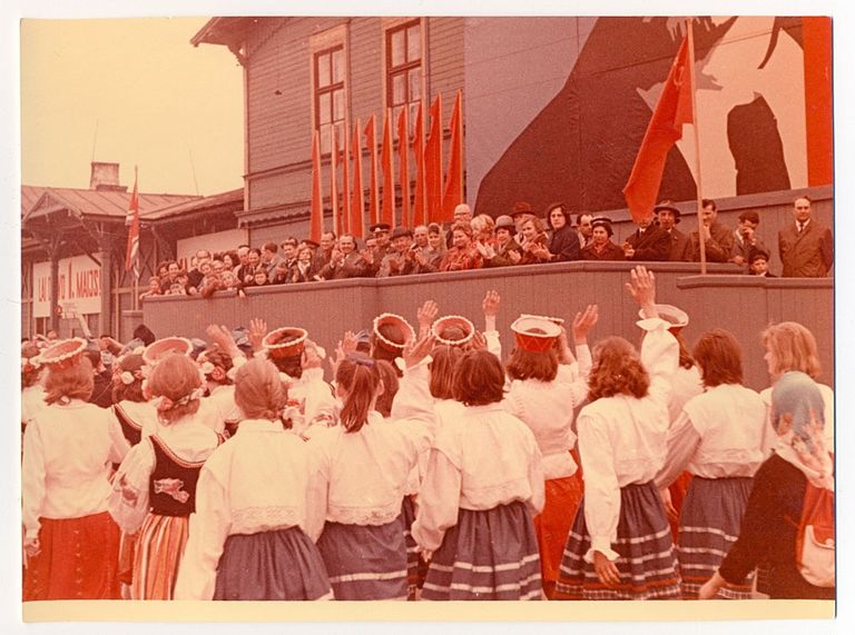 1. maija demonstrācija pie Dubultu stacijas. 1961. - 1969. gads. 