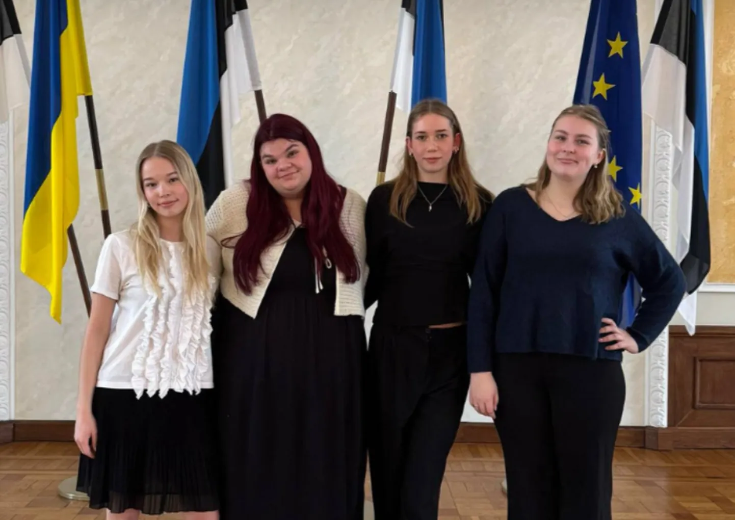 Lastekaitse liidu laste õiguste saadikud Elisabet Kruusmets, Tuule Pihol, Marta Kont ja Alide Kristine Alba.