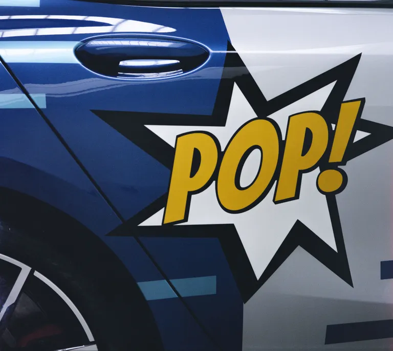 Jeff Koonsi BMW art car.