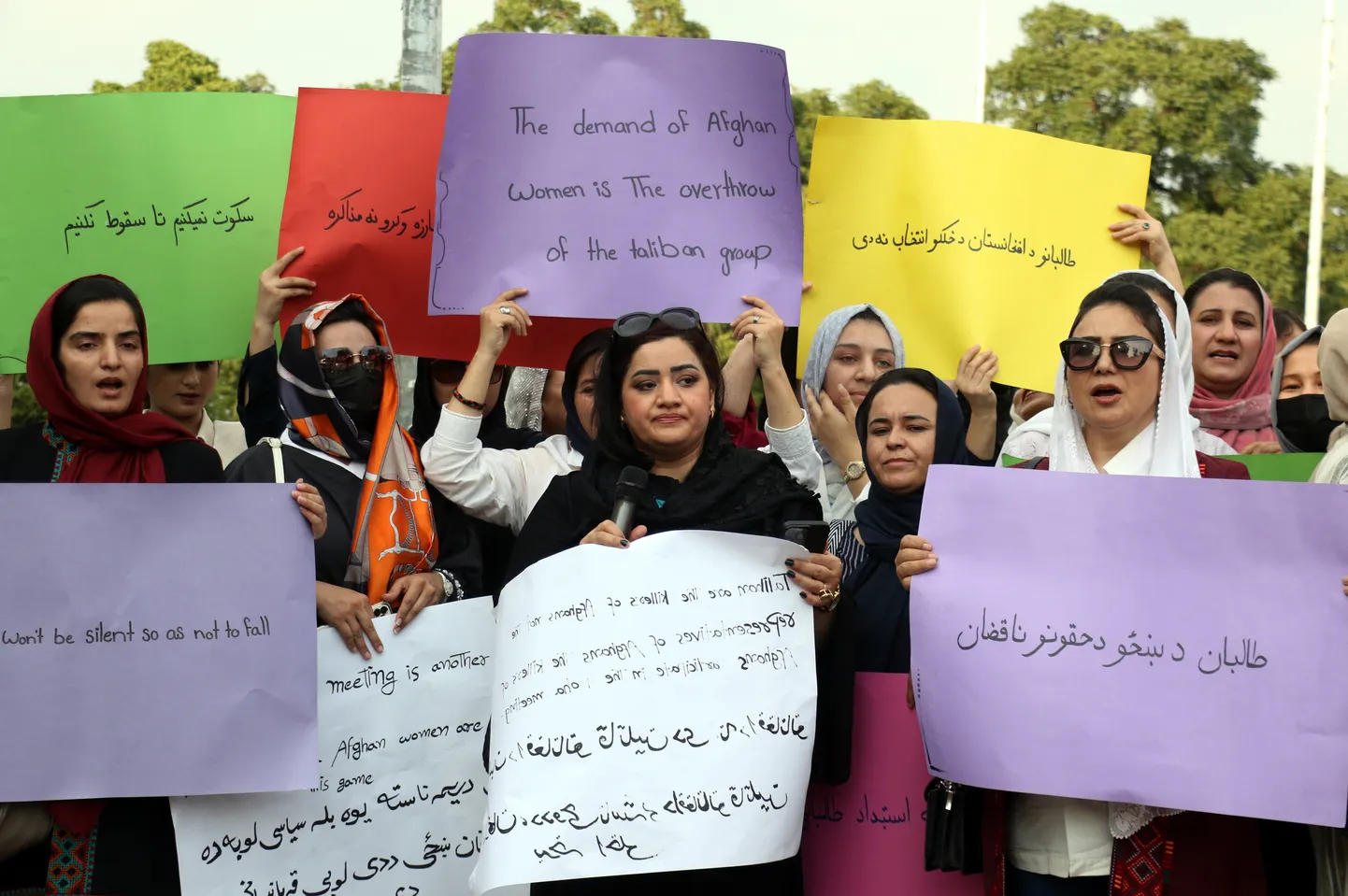 Afganistani naised protestivad Pakistani pealinnas Doha kõneluste vastu. Foto on illustratiivne.